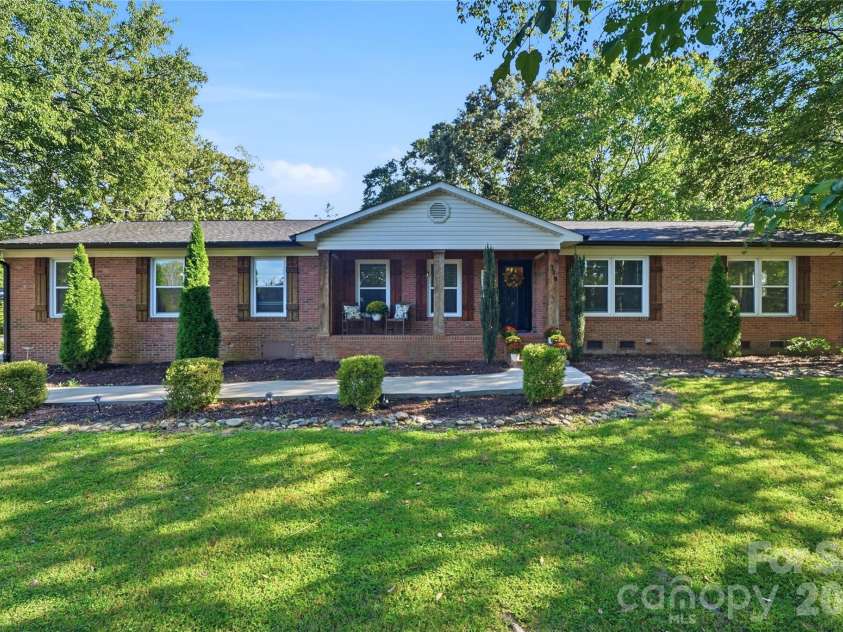 718 Hoke Street, Lincolnton, NC 28092.  MLS# CAR4430545, YatesRealty ID 54420. 