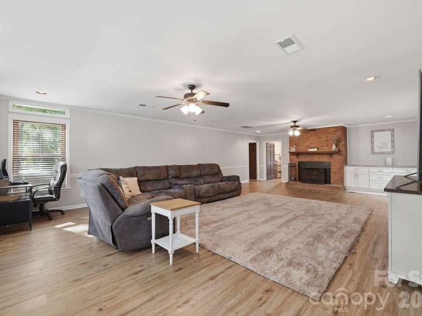 718 Hoke Street, Lincolnton, NC 28092.  MLS# CAR4430545, YatesRealty ID 54420. 