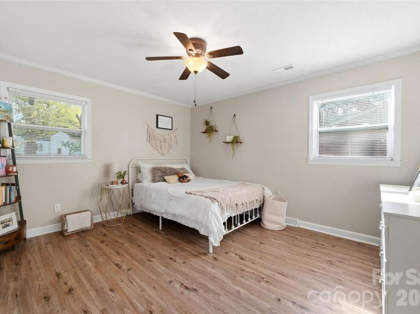 718 Hoke Street, Lincolnton, NC 28092.  MLS# CAR4430545, YatesRealty ID 54420. 