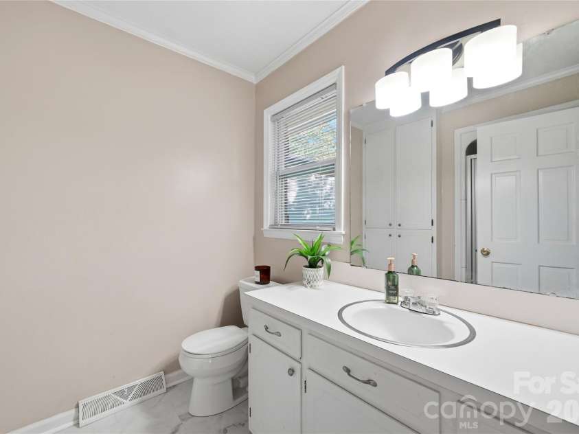 718 Hoke Street, Lincolnton, NC 28092.  MLS# CAR4430545, YatesRealty ID 54420. 