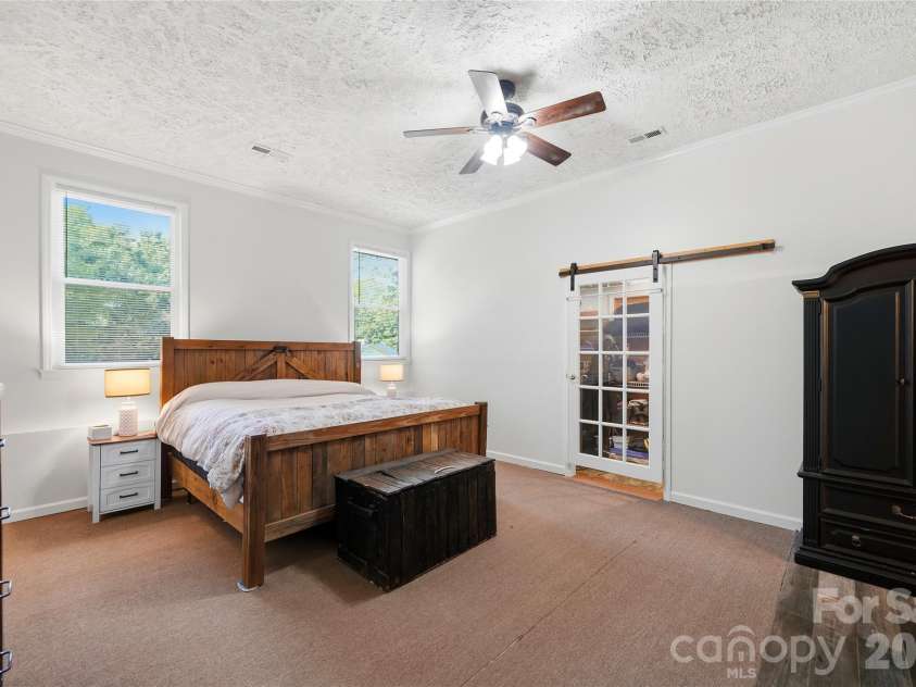 718 Hoke Street, Lincolnton, NC 28092.  MLS# CAR4430545, YatesRealty ID 54420. 