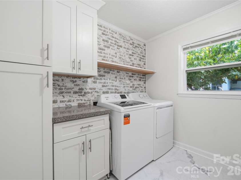 718 Hoke Street, Lincolnton, NC 28092.  MLS# CAR4430545, YatesRealty ID 54420. 