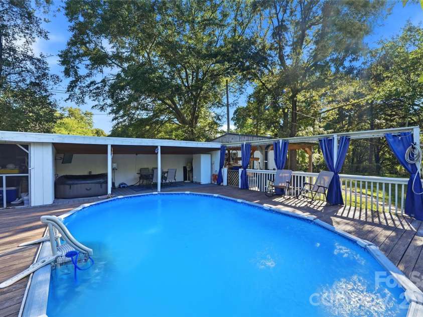 718 Hoke Street, Lincolnton, NC 28092.  MLS# CAR4430545, YatesRealty ID 54420. 