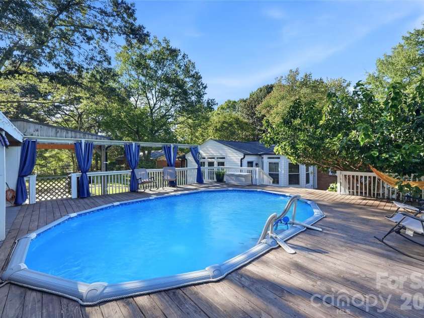 718 Hoke Street, Lincolnton, NC 28092.  MLS# CAR4430545, YatesRealty ID 54420. 