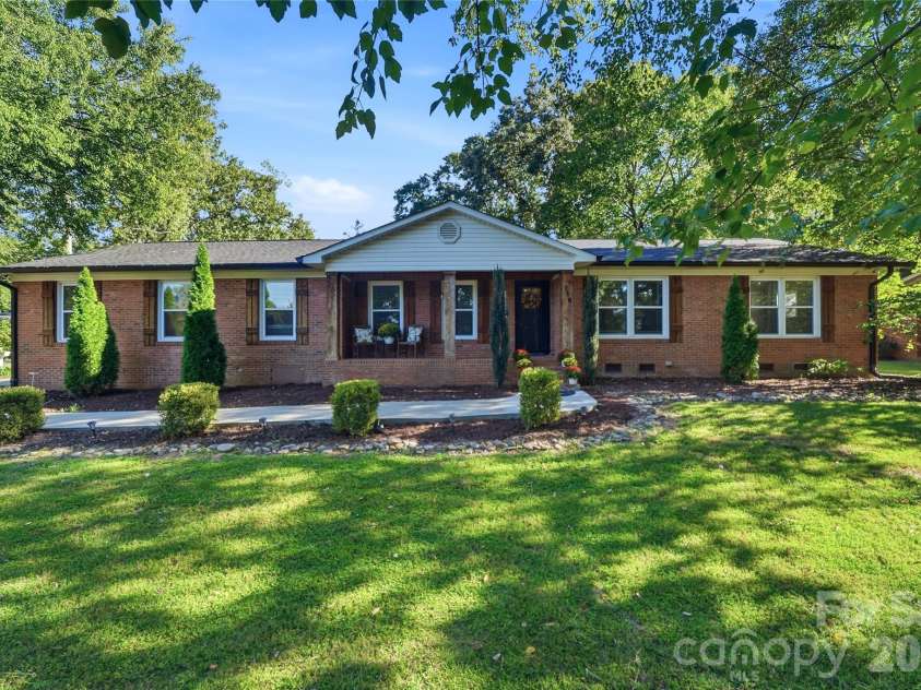 718 Hoke Street, Lincolnton, NC 28092.  MLS# CAR4430545, YatesRealty ID 54420. 