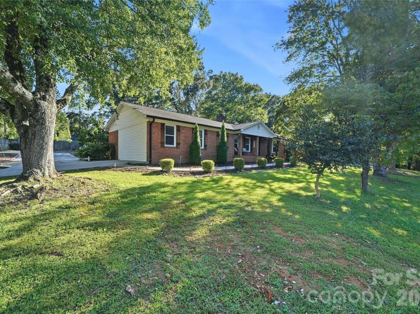 718 Hoke Street, Lincolnton, NC 28092.  MLS# CAR4430545, YatesRealty ID 54420. 