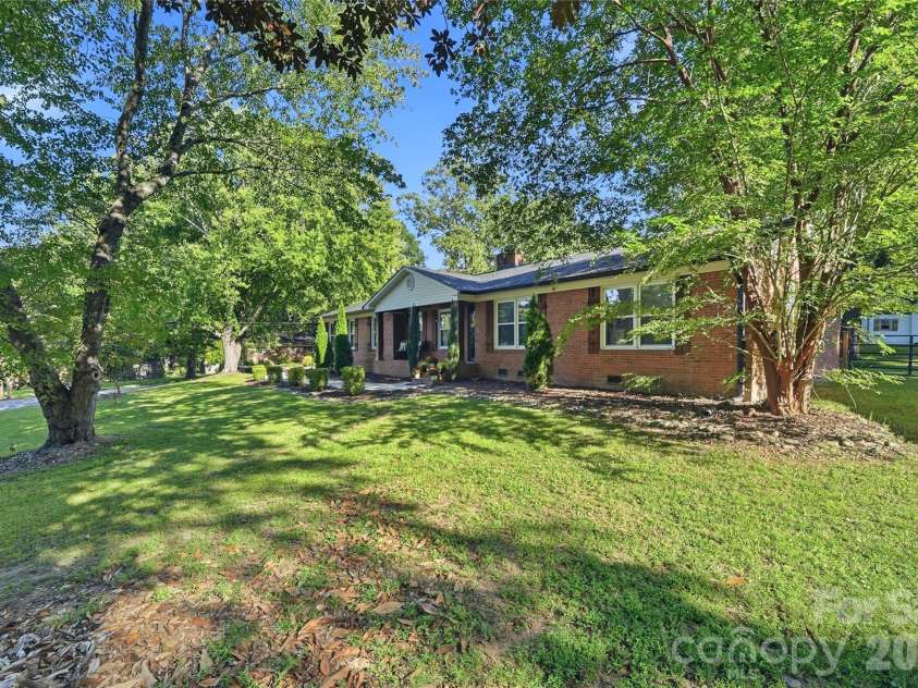 718 Hoke Street, Lincolnton, NC 28092.  MLS# CAR4430545, YatesRealty ID 54420. 