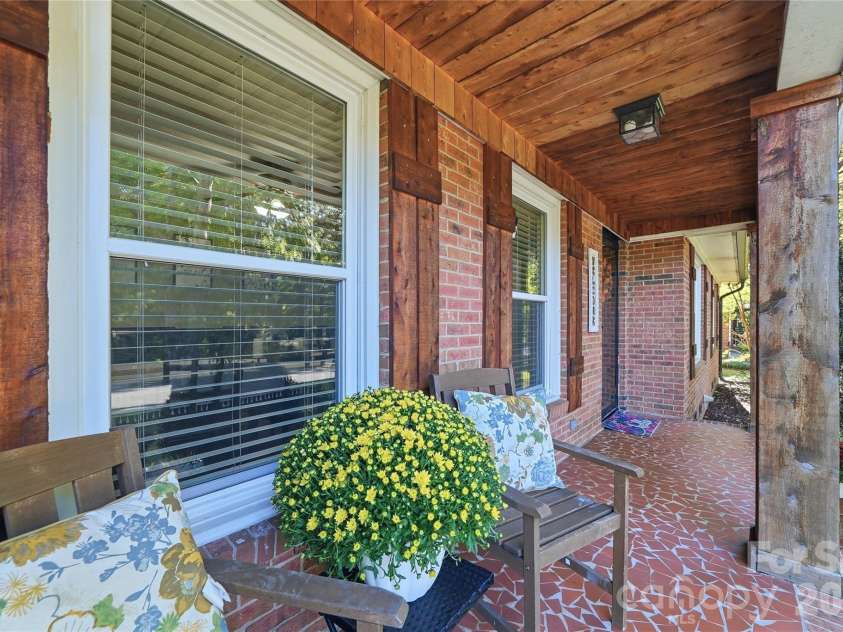 718 Hoke Street, Lincolnton, NC 28092.  MLS# CAR4430545, YatesRealty ID 54420. 