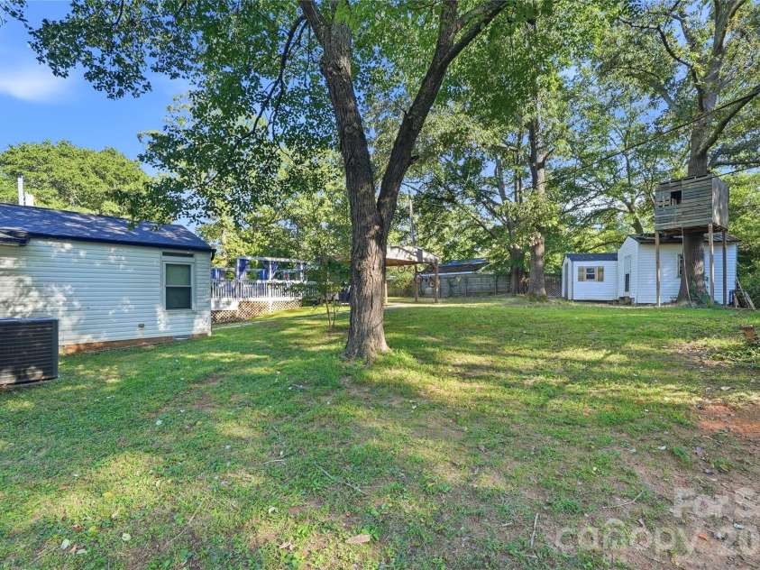 718 Hoke Street, Lincolnton, NC 28092.  MLS# CAR4430545, YatesRealty ID 54420. 