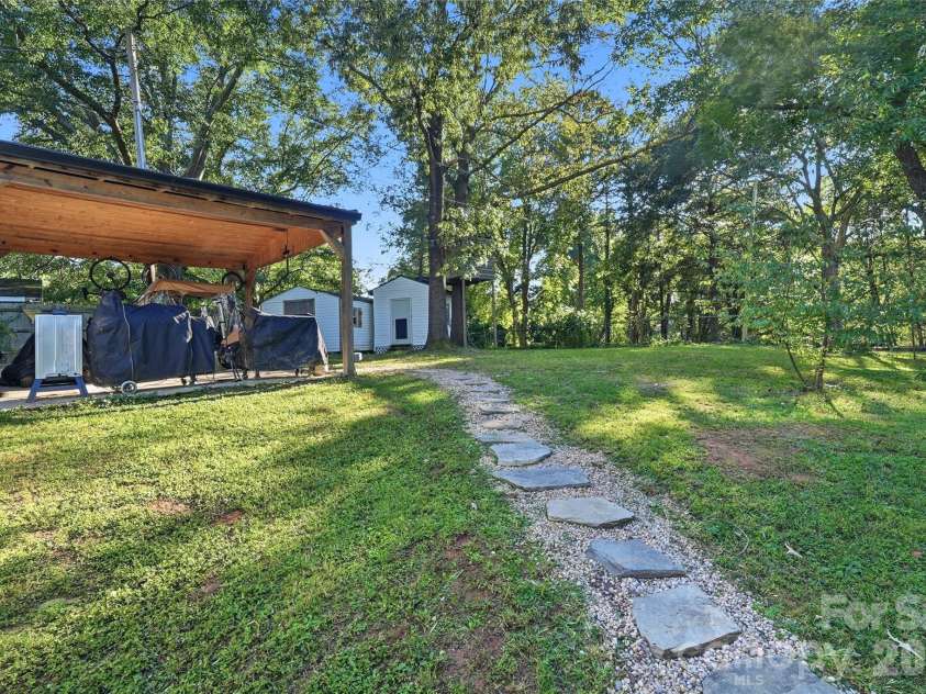 718 Hoke Street, Lincolnton, NC 28092.  MLS# CAR4430545, YatesRealty ID 54420. 