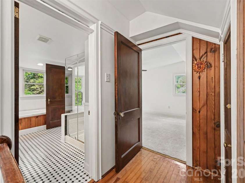 1301 Pinecrest Avenue, Charlotte, NC 28205.  MLS# CAR4424665, YatesRealty ID 54421. 