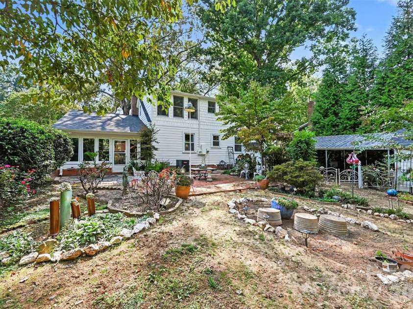 1301 Pinecrest Avenue, Charlotte, NC 28205.  MLS# CAR4424665, YatesRealty ID 54421. 