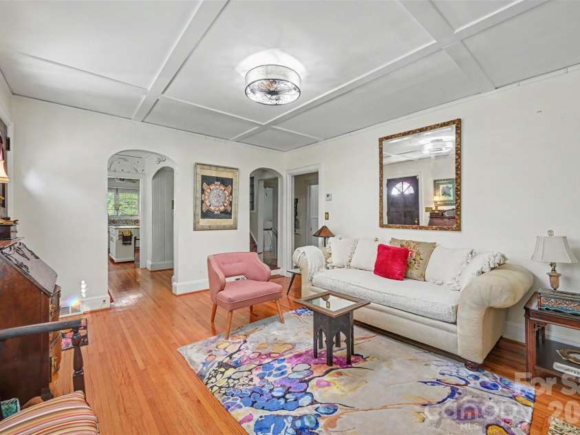 1301 Pinecrest Avenue, Charlotte, NC 28205.  MLS# CAR4424665, YatesRealty ID 54421. 