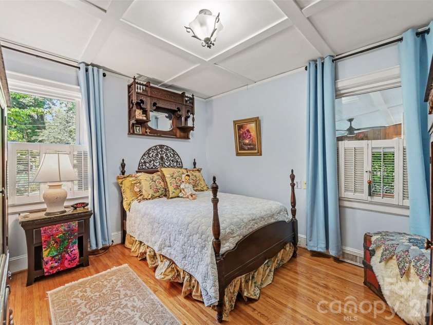 1301 Pinecrest Avenue, Charlotte, NC 28205.  MLS# CAR4424665, YatesRealty ID 54421. Bedroom