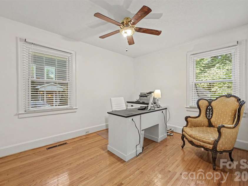 1301 Pinecrest Avenue, Charlotte, NC 28205.  MLS# CAR4424665, YatesRealty ID 54421. Bedroom