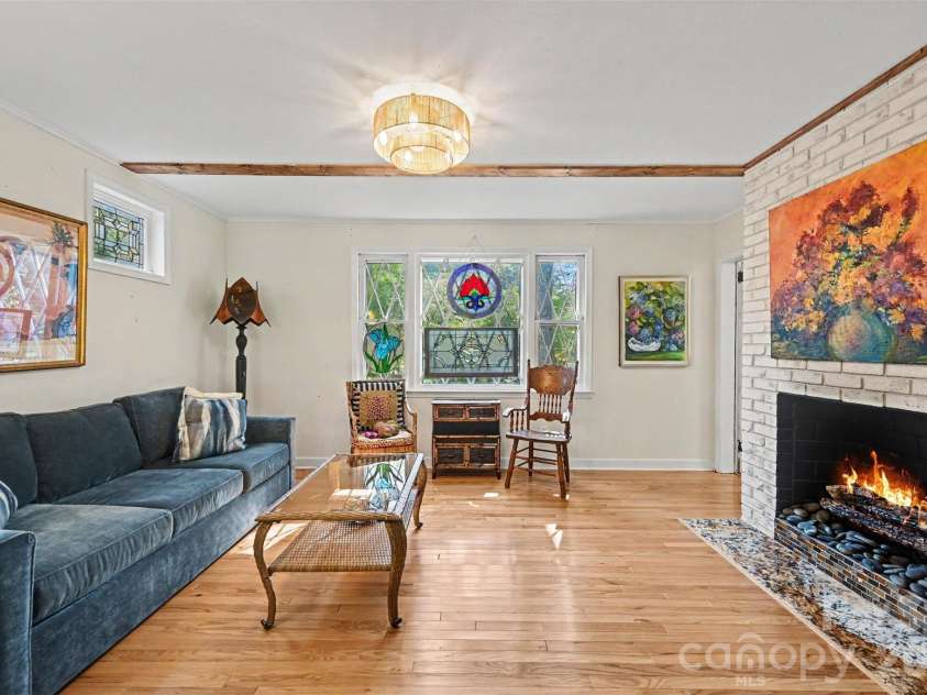 1301 Pinecrest Avenue, Charlotte, NC 28205.  MLS# CAR4424665, YatesRealty ID 54421. Den