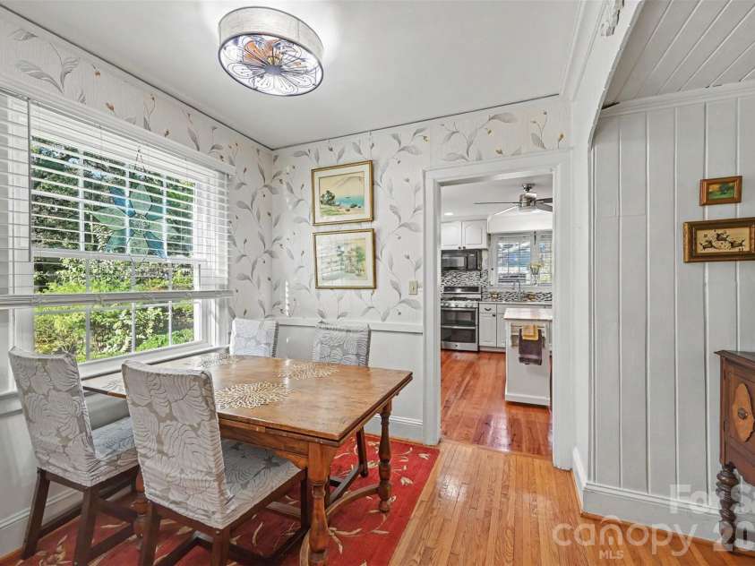 1301 Pinecrest Avenue, Charlotte, NC 28205.  MLS# CAR4424665, YatesRealty ID 54421. Dining Area