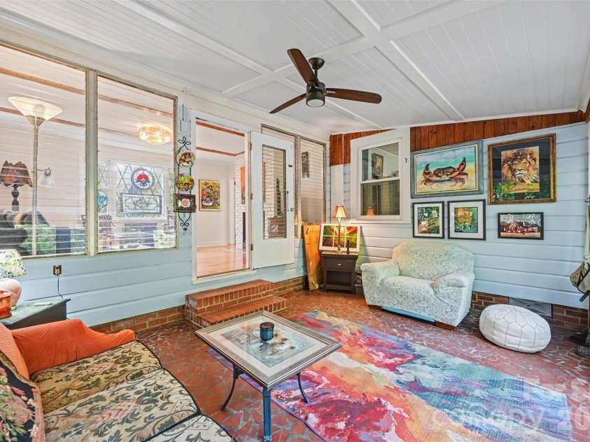1301 Pinecrest Avenue, Charlotte, NC 28205.  MLS# CAR4424665, YatesRealty ID 54421. Sun Porch