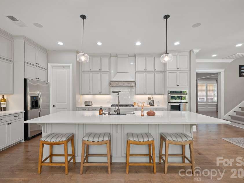 525 Vintage Creek Drive, Matthews, NC 28104.  MLS# CAR4430599, YatesRealty ID 54422. 