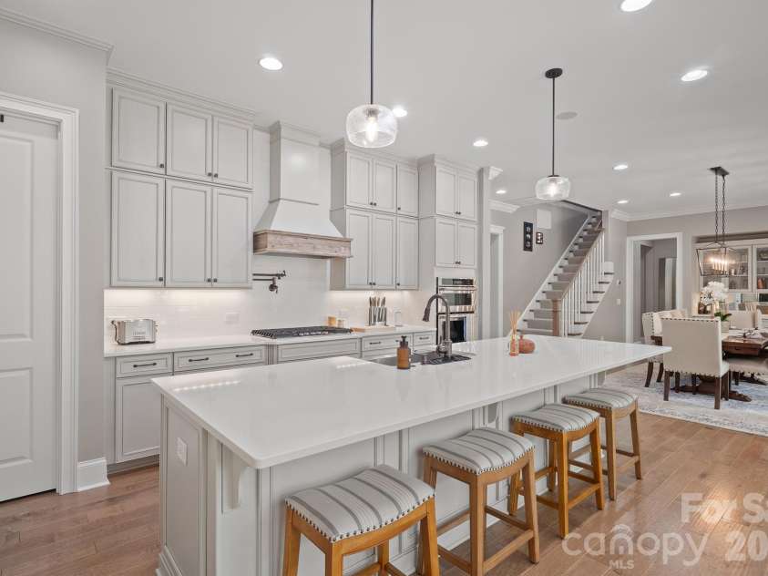 525 Vintage Creek Drive, Matthews, NC 28104.  MLS# CAR4430599, YatesRealty ID 54422. 