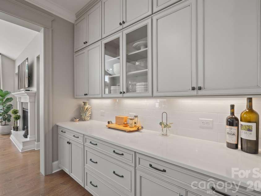 525 Vintage Creek Drive, Matthews, NC 28104.  MLS# CAR4430599, YatesRealty ID 54422. 