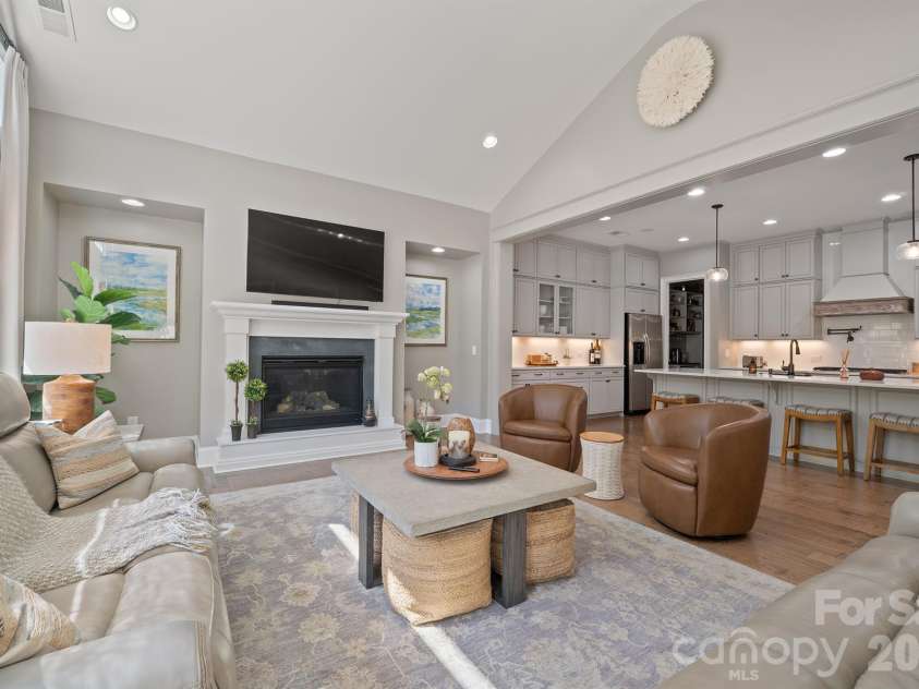 525 Vintage Creek Drive, Matthews, NC 28104.  MLS# CAR4430599, YatesRealty ID 54422. 