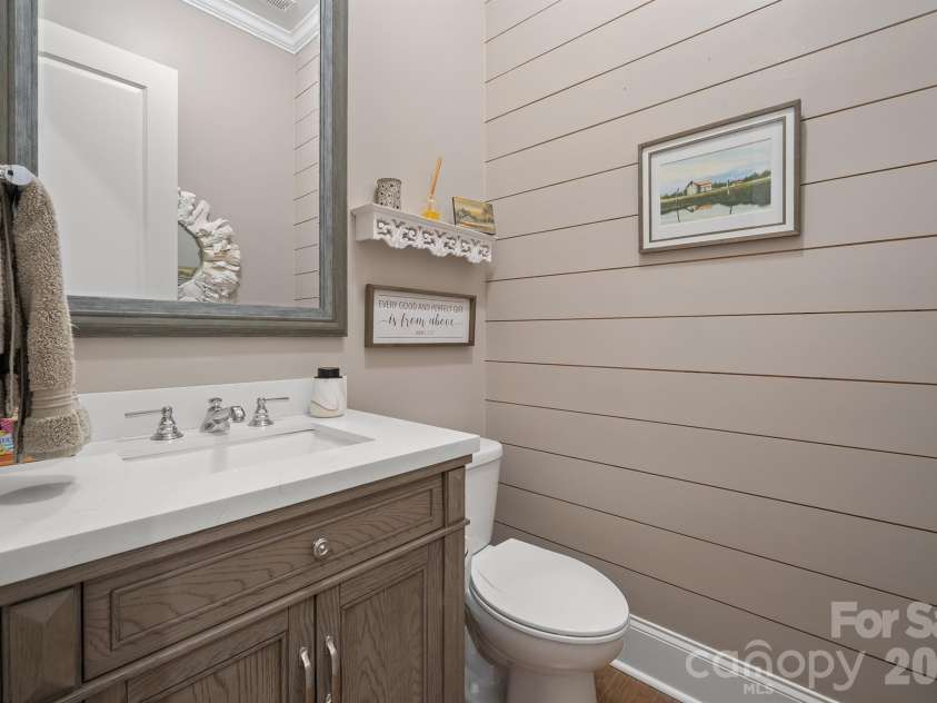 525 Vintage Creek Drive, Matthews, NC 28104.  MLS# CAR4430599, YatesRealty ID 54422. 