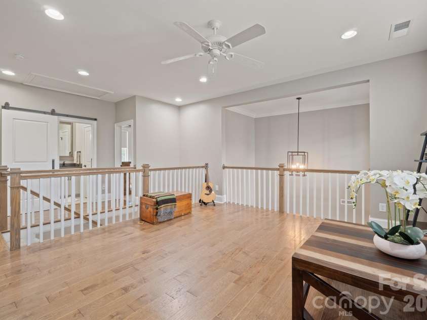 525 Vintage Creek Drive, Matthews, NC 28104.  MLS# CAR4430599, YatesRealty ID 54422. 