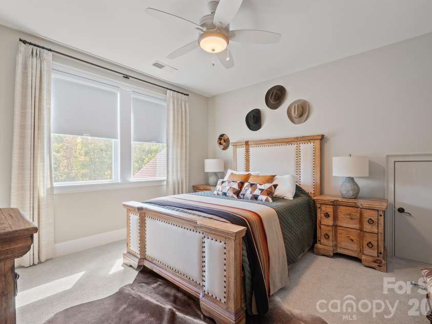 525 Vintage Creek Drive, Matthews, NC 28104.  MLS# CAR4430599, YatesRealty ID 54422. 