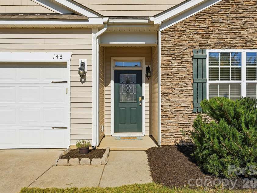 146 Cromwell Drive, Mooresville, NC 28115.  MLS# CAR4430306, YatesRealty ID 54426. 