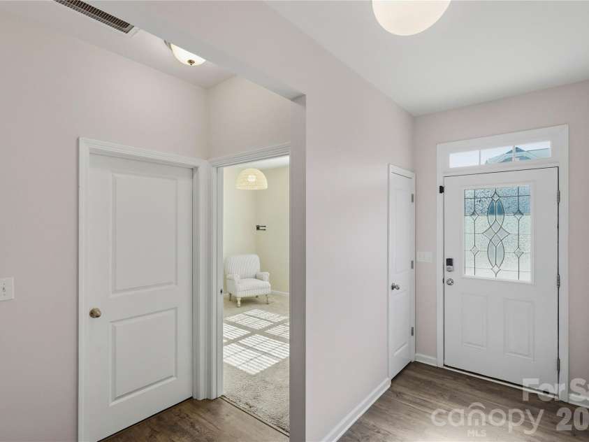 146 Cromwell Drive, Mooresville, NC 28115.  MLS# CAR4430306, YatesRealty ID 54426. 