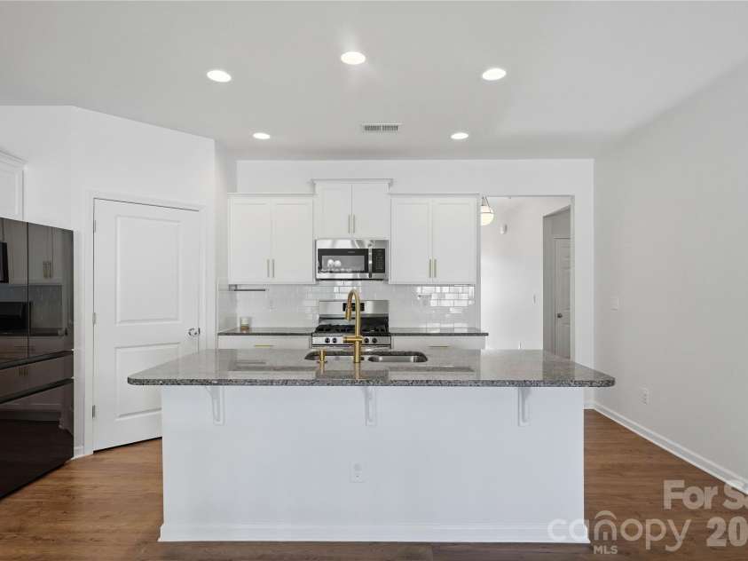 146 Cromwell Drive, Mooresville, NC 28115.  MLS# CAR4430306, YatesRealty ID 54426. 