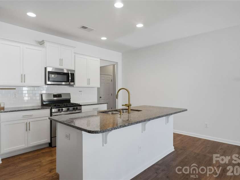 146 Cromwell Drive, Mooresville, NC 28115.  MLS# CAR4430306, YatesRealty ID 54426. 