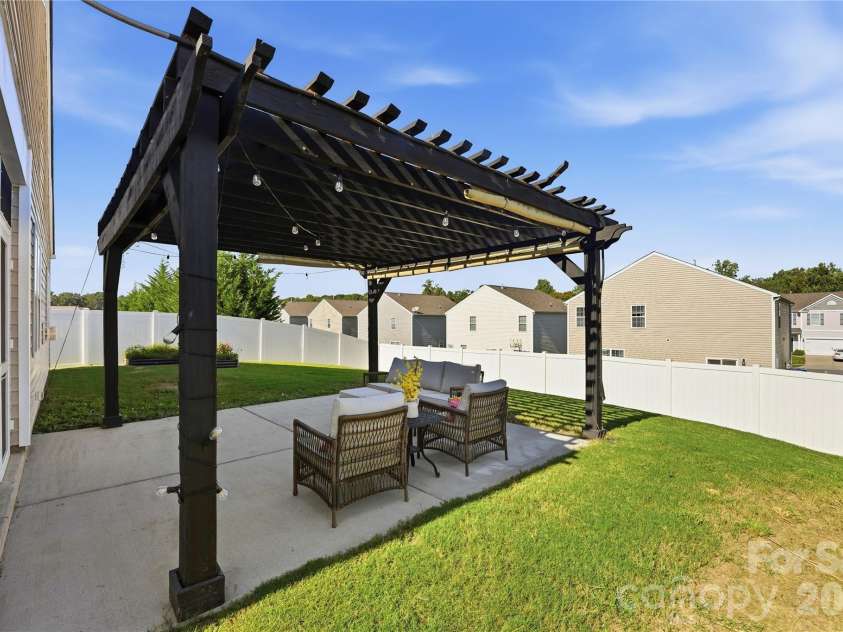 146 Cromwell Drive, Mooresville, NC 28115.  MLS# CAR4430306, YatesRealty ID 54426. 