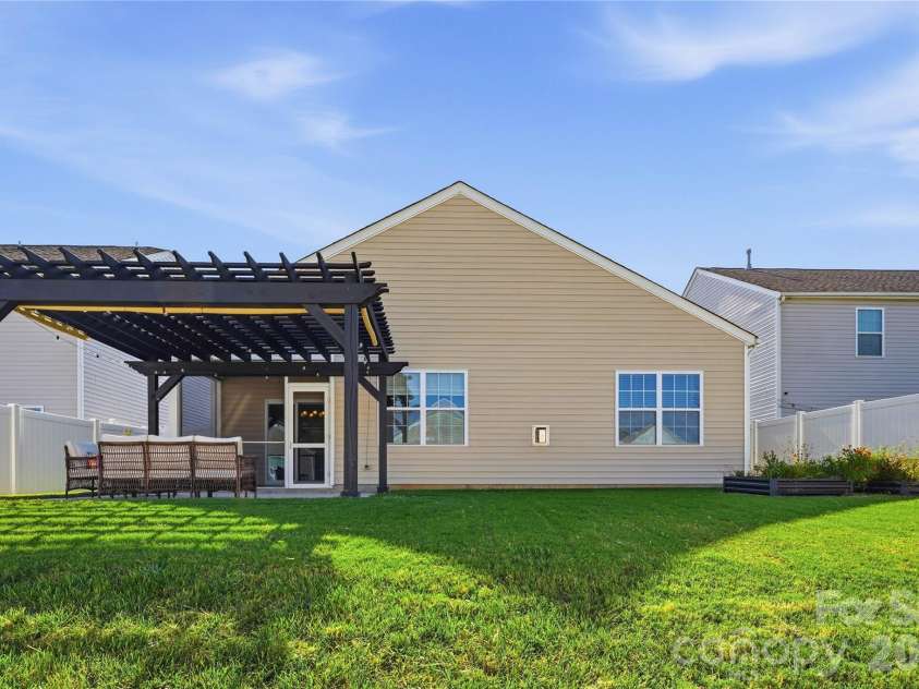 146 Cromwell Drive, Mooresville, NC 28115.  MLS# CAR4430306, YatesRealty ID 54426. 