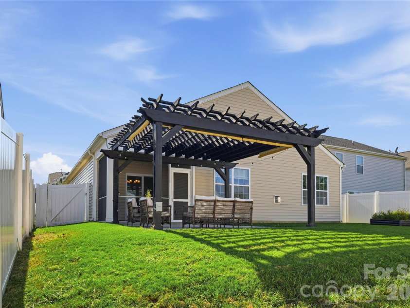146 Cromwell Drive, Mooresville, NC 28115.  MLS# CAR4430306, YatesRealty ID 54426. 