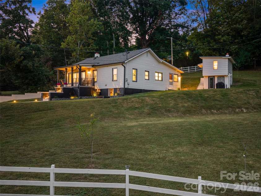 24 Blessing Way, Burnsville, NC 28714.  MLS# CAR4430779, YatesRealty ID 54427. 