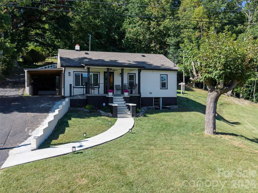 24 Blessing Way, Burnsville, NC 28714.  MLS# CAR4430779, YatesRealty ID 54427. 