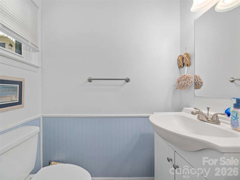 24 Blessing Way, Burnsville, NC 28714.  MLS# CAR4430779, YatesRealty ID 54427. 