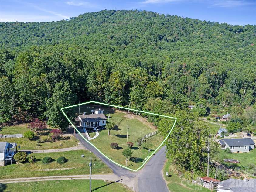 24 Blessing Way, Burnsville, NC 28714.  MLS# CAR4430779, YatesRealty ID 54427. 