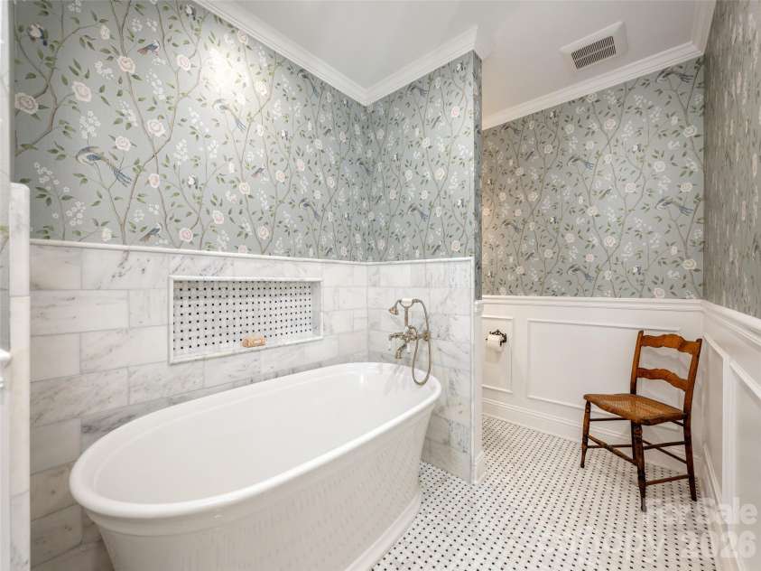 277 Highland Golf Drive, Flat Rock, NC 28731.  MLS# CAR4430345, YatesRealty ID 54429. Beautiful soaking bath.