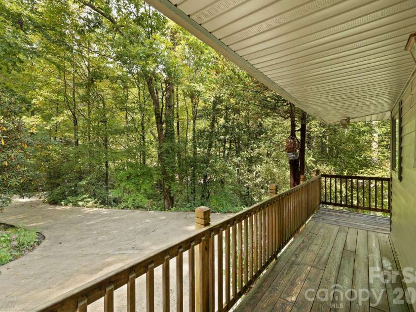 428 Lakeland Drive, Pisgah Forest, NC 28768.  MLS# CAR4307327, YatesRealty ID 5443. 