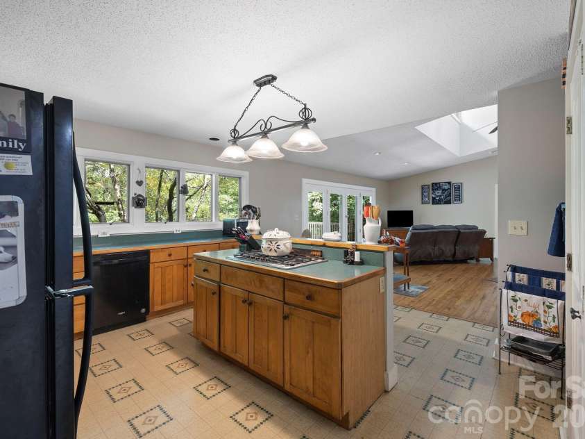 428 Lakeland Drive, Pisgah Forest, NC 28768.  MLS# CAR4307327, YatesRealty ID 5443. 