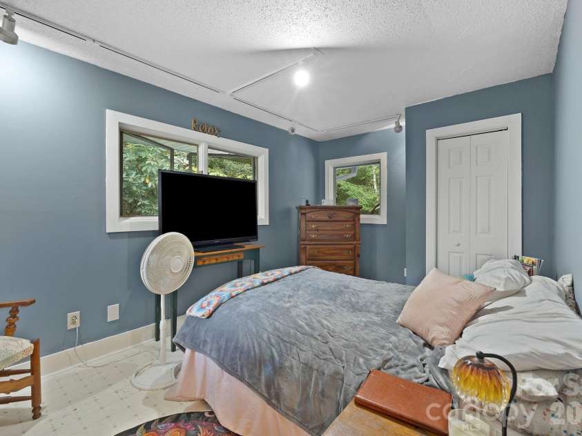 428 Lakeland Drive, Pisgah Forest, NC 28768.  MLS# CAR4307327, YatesRealty ID 5443. 