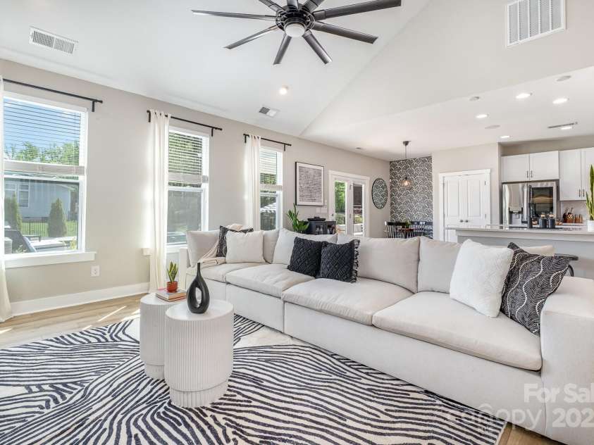 6529 Jepson Court, Charlotte, NC 28214.  MLS# CAR4241052, YatesRealty ID 5443. 