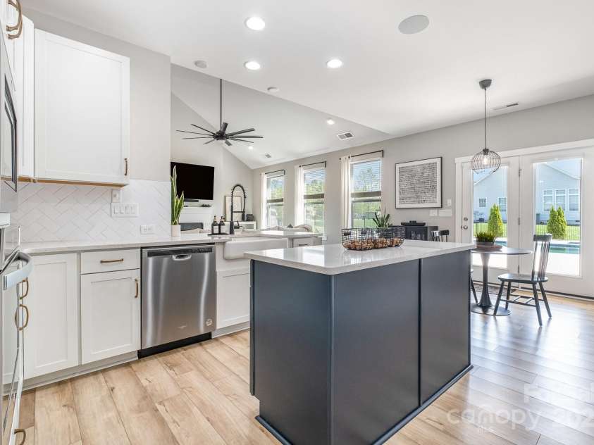 6529 Jepson Court, Charlotte, NC 28214.  MLS# CAR4241052, YatesRealty ID 5443. 