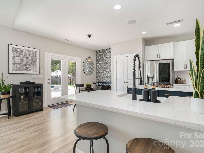 6529 Jepson Court, Charlotte, NC 28214.  MLS# CAR4241052, YatesRealty ID 5443. 
