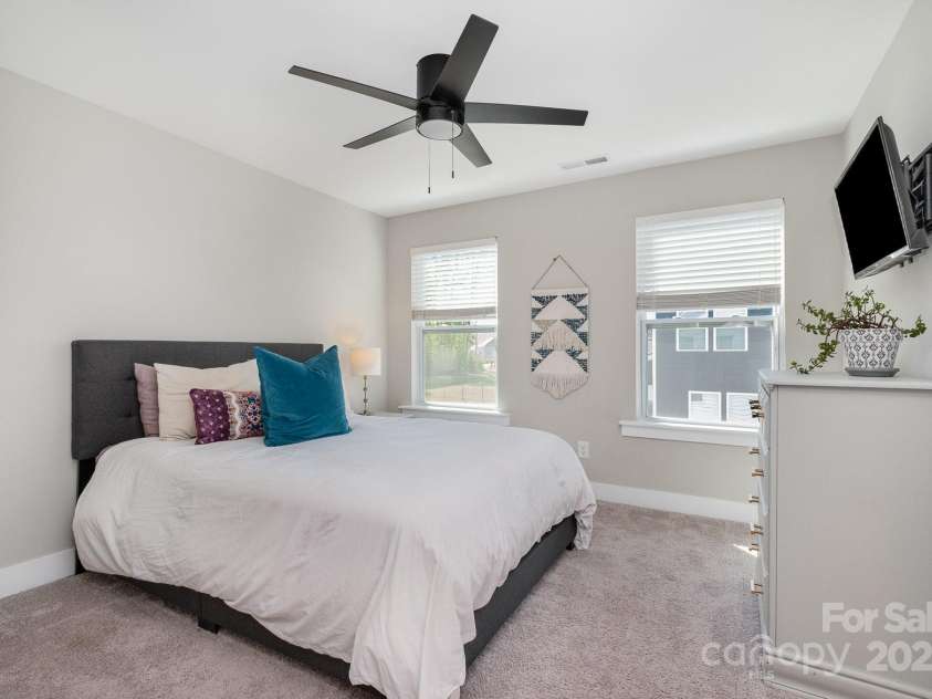 6529 Jepson Court, Charlotte, NC 28214.  MLS# CAR4241052, YatesRealty ID 5443. 