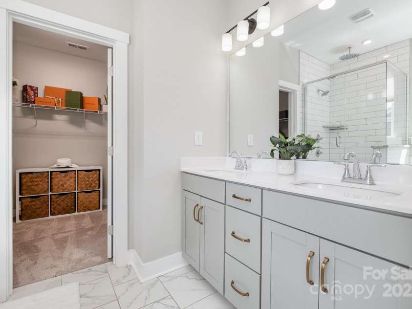 6529 Jepson Court, Charlotte, NC 28214.  MLS# CAR4241052, YatesRealty ID 5443. 