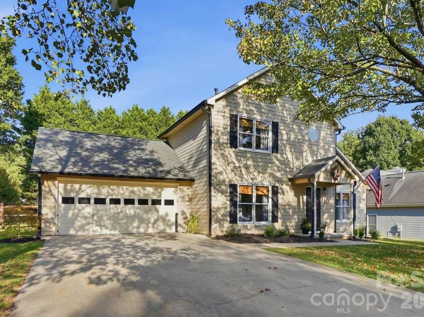 127 Sea Island Boulevard, Fort Mill, SC 29708.  MLS# CAR4429443, YatesRealty ID 54430. 